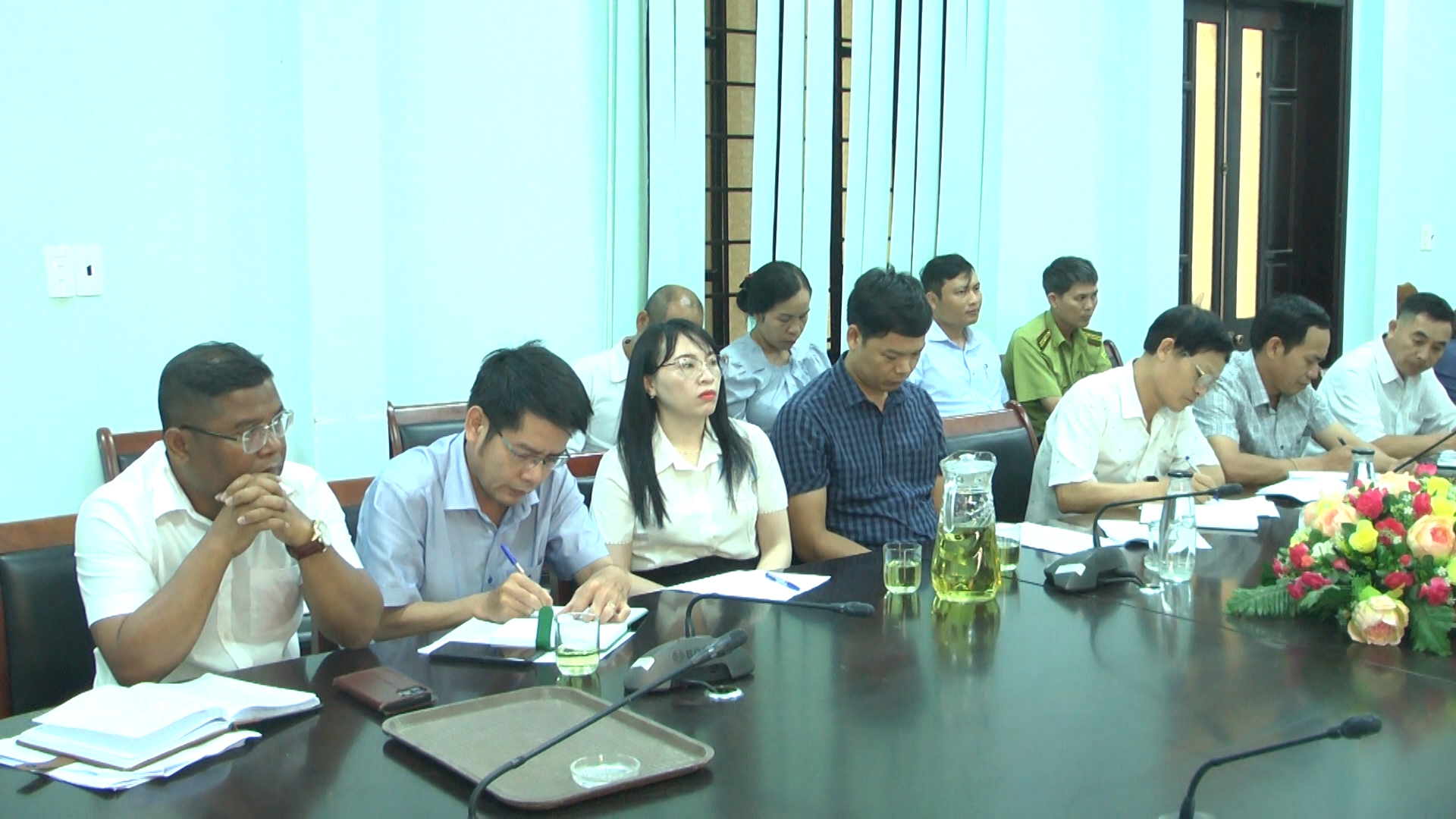 ddab họp ub nghe